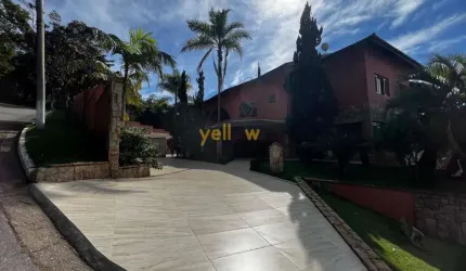 Casa de Luxo em Condomínio Fechado em Arujá com 6 Suítes