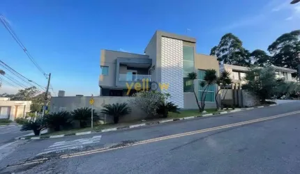 Casa à Venda: 3 Suítes, 383m², Condomínio Fechado