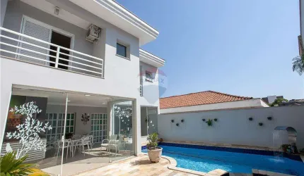 A casa dos seus Sonhos 3 suítes 2 closets piscina e espaço gourmet
