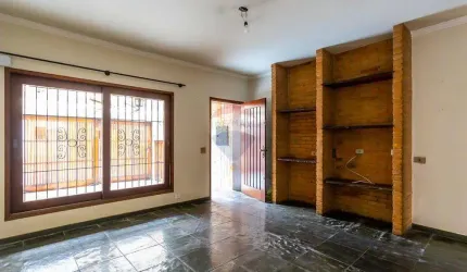 Sobrado à Venda na Pompeia na Zona Oeste de São Paulo com 3 dormitórios, 1 suíte com 193 m².