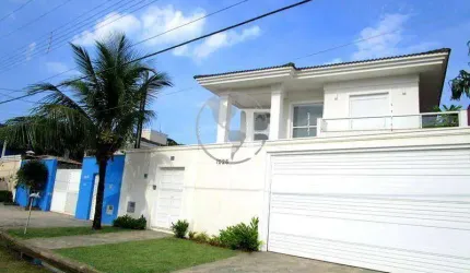 Casa com 4 dormitórios à venda, 300 m² por R$ 1.998.000,00 - Praia de Pernambuco - Guarujá/SP