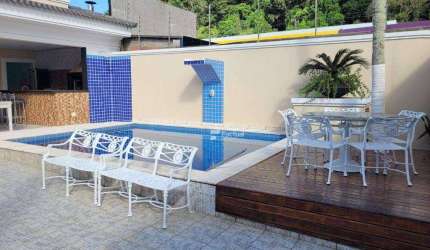 Casa com 5 dormitórios à venda, 220 m² por R$ 1.290.000,00 - Praia de Pernambuco - Guarujá/SP