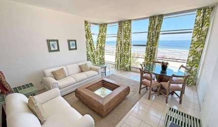 Apartamento à venda na Praia das Pitangueiras - Guarujá/SP.