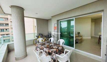 Apartamento à venda na Praia da Enseada no Guarujá/SP.