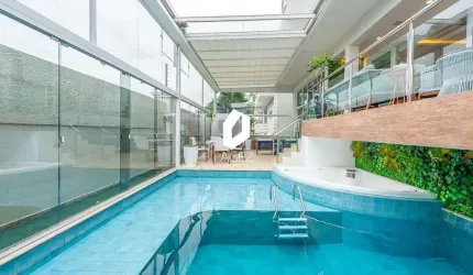 Casa mobiliada, piscina aquecida com spa, 03 suíte e elevador!