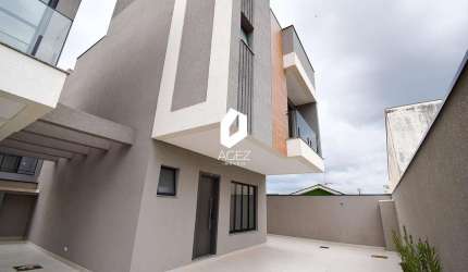 Sobrado com 03 quartos, 01 suíte, terraço e 02 vagas no Portão, Curitiba - PR