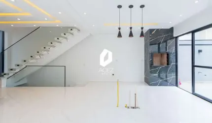 TRIPLEX COM 4 QUARTOS E GARAGEM SUBTERRÂNEA COM 4 VAGAS
