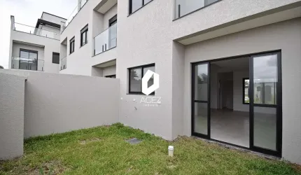 Sobrado Triplex à Venda no Cajuru Curitiba – Alto Padrão, 3 Suítes!