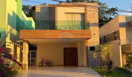 Casa à venda no Cond Tiradentes, 242m², com 4 quartos, painel solar, Aleixo em Manaus