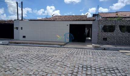 Casa Padrão / Casa Padrão em Natal / Casa Padrão no Bairro Parque dos Coqueiros / Casa na Zona Norte de Natal / Casa em Rua Pública em Parque dos Coqueiros