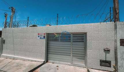Casa Padrão / Casa em Ponta Negra / Casa em Rua pública em Natal / Casa no Bairro Ponta Negra em Natal