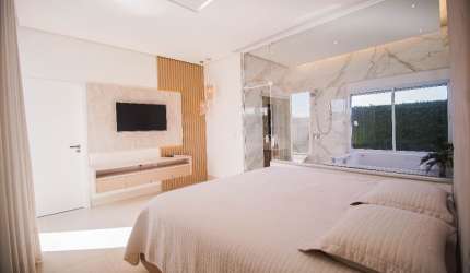 Viva o Luxo em Caldas Novas: Casa Exclusiva no Condomínio Del Fiori