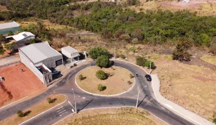 Lote de 1.000 m² à Venda no Jardim dos Ipês – Localização Privilegiada em Caldas Novas!