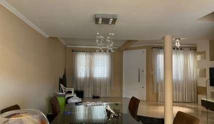 Sobrado 215m2 4 quartos, Cajurú, Aluguel R$4.000,00  + taxas
