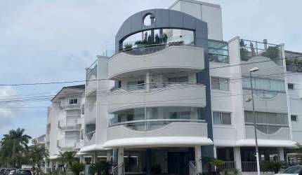 Belíssimo apartamento em Jurerê Internacional, apenas 600 metros da praia!