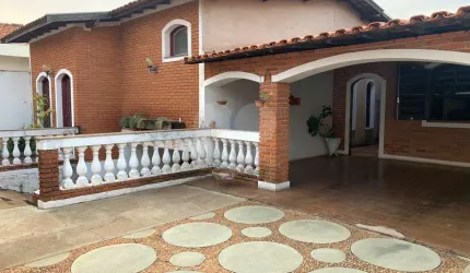 Casa com piscina próximo em Centro de São Carlos