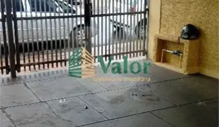 Casa com 3 dormitórios na Vila Prado