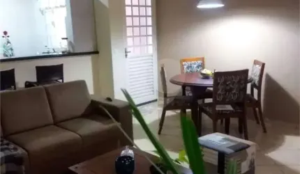 Casa térrea no Jardim Tangará