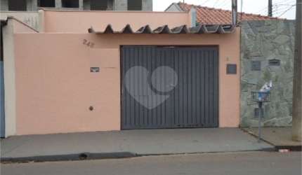 Casa a 03 quadras da UFSCar
