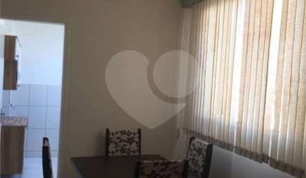 Apartamento no condominio Carlos Magno