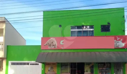 Sobrado com 2 dormitórios.