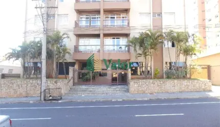 Apartamento com 3 dormitórios.