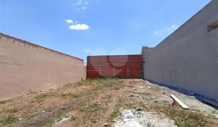 Terreno com 253,00 m² de área total.