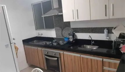 Apartamento no Condomínio Mont Azul.