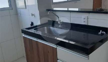 Apartamento no Condomínio Monte Everest.