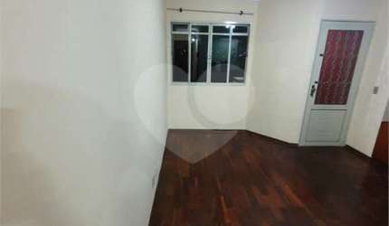 Apartamento no Condomínio Aruba.