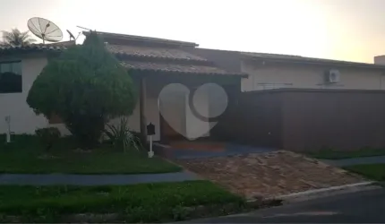 Casa com 4 Quartos para alugar - Residencial Samambaia