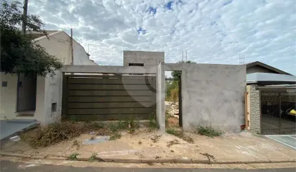 Casa térrea na Vila São José.