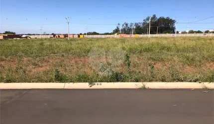 Terreno no Condomínio Residencial Villeneuve.