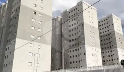 Apartamento no Condomínio Parque dos Manacás.