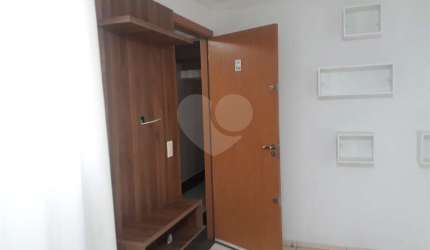 Apartamento no Condomínio Residencial Monte Everest.