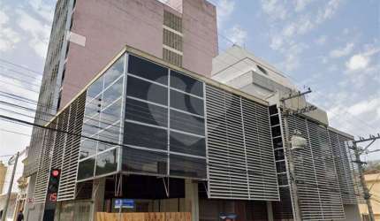 Prédio Comercial para locação na Av. São Carlos- Centro.