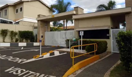 Sobrado para locação no Condomínio Residencial Paineiras.