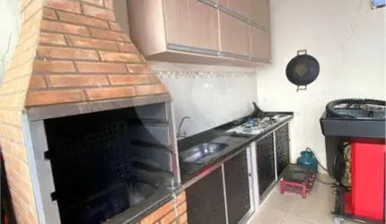 Sobrado para venda na cidade de Ibaté-SP.