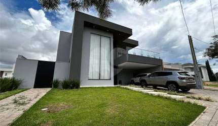 Casa de alto padrão para venda no condomínio Damha III.