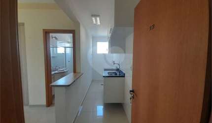 Apartamento à Venda ou para Locação no Edifício Marchal Estilo - São Carlos