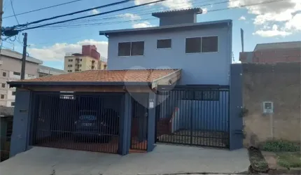 Casa à Venda na Região Central de São Carlos - Excelente Localização