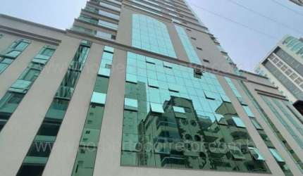 APARTAMENTO MOBILIADO A VENDA EM MEIA PRAIA