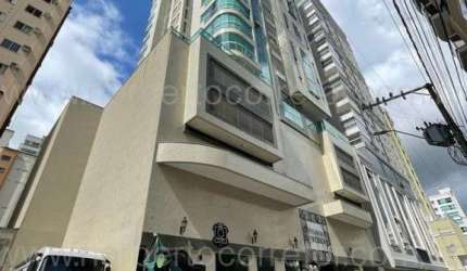 Apartamento com 04 suítes, Meia Praia, Itapema SC