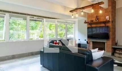 Casa à venda com 593m², 4 quartos e 4 vagas