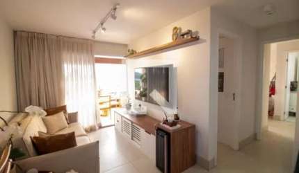 Apartamento no 18º andar com 2 dormitórios e 2 garagens