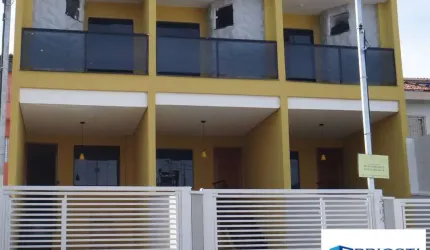 SOBRADO NOVO LINDO E MODERNO PRÓXIMO AO CHAMA SUPERMERTCADO DA AV.ITAQUERA