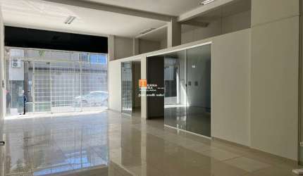 Sala comercial à venda na Rua Vivaldo Vargas de Almeida, 24, Sanvitto, Caxias do Sul por R$ 569.000