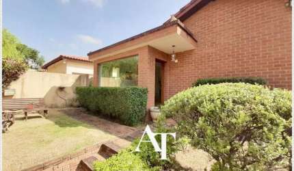 CASA TERREA NA PREVIDENCIA COM JARDIM, SALA AMPLIADA - 2 SUITES COM 6 VAGAS-FL52