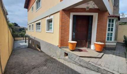 Vendo Sobrado, Próximo ao Metrô Vila Sonia. 3 dorms, 1 suíte, quintal, Lareira, churrasqueira - FL22