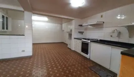 Linda Casa Térrea Reformada, 1 suite, 3 dorms e 2 vagas - FL22